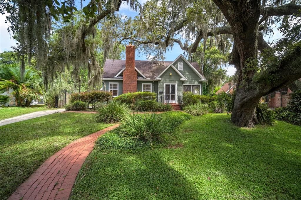 6009 ROBERTA CIRCLE TAMPA, FL 33604