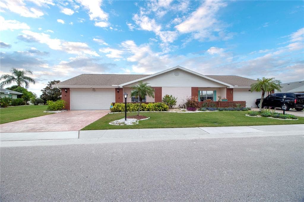 369 CLUB MANOR DRIVE SUN CITY CENTER, FL 33573