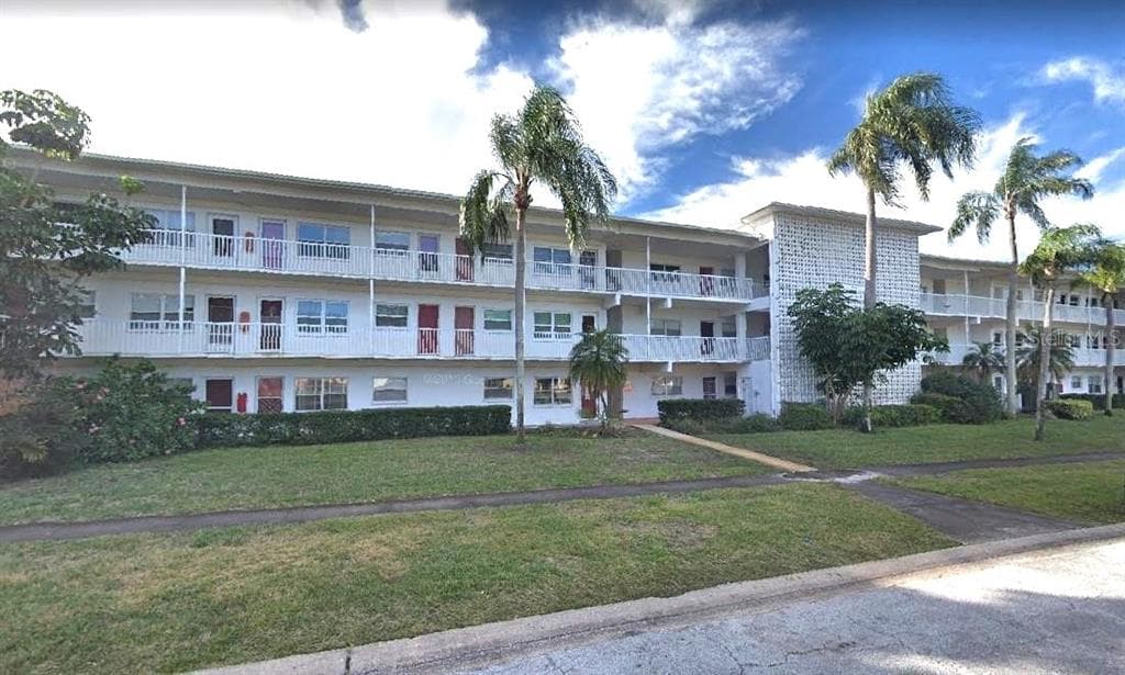 5150 10TH AVENUE N UNIT 111 ST PETERSBURG, FL 33710
