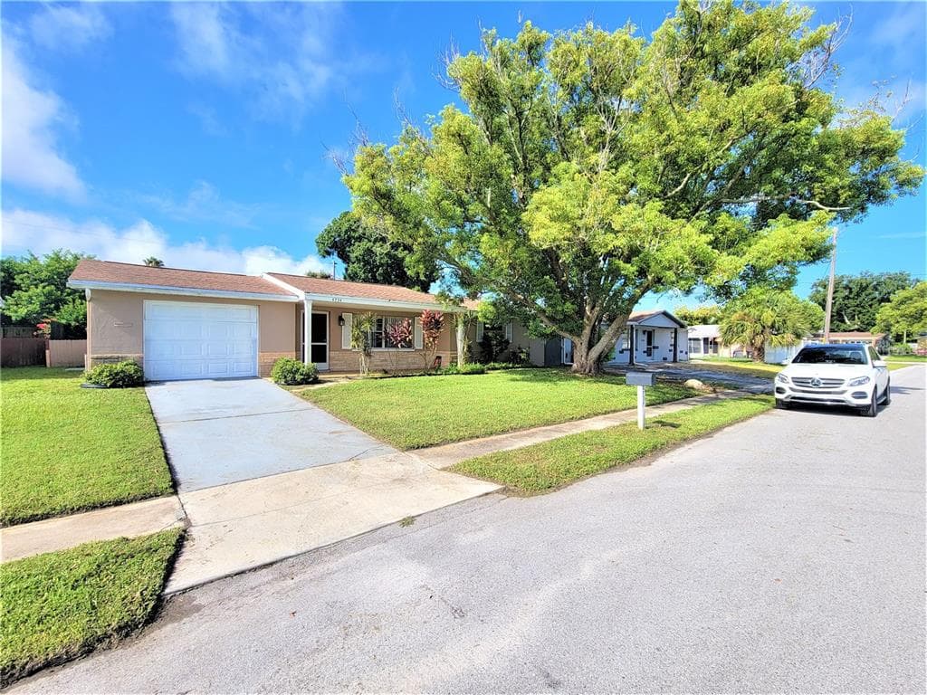 4734 BRENTON DRIVE HOLIDAY, FL 34690