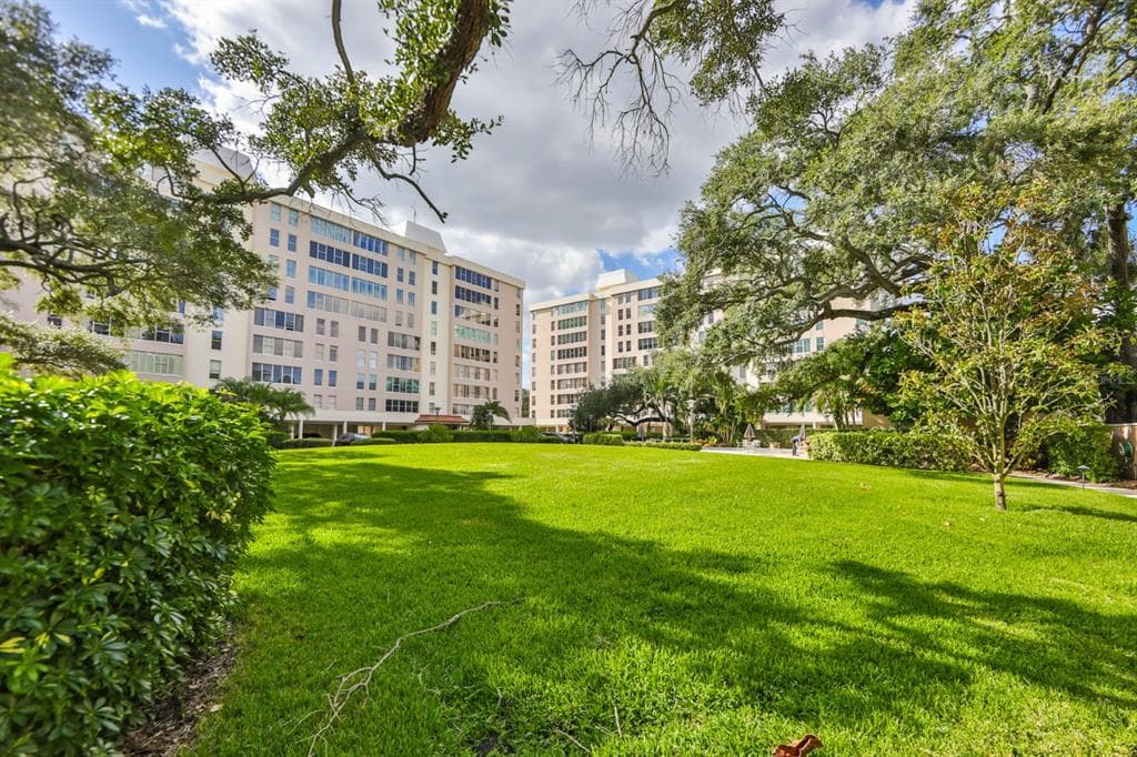 2403 S ARDSON PLACE UNIT 501B TAMPA, FL 33629