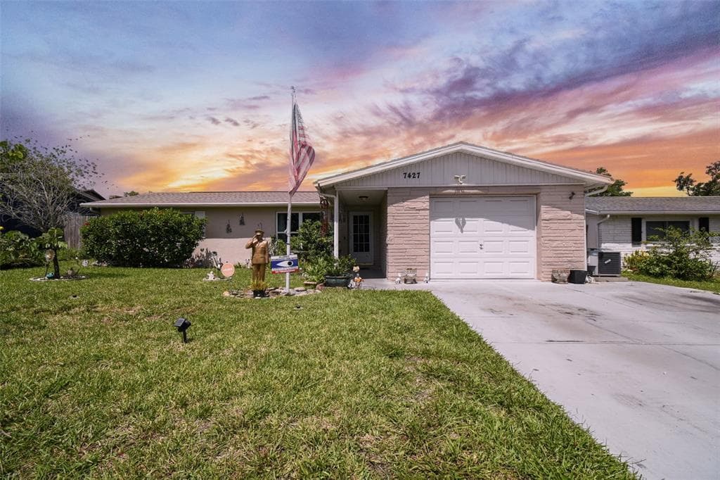 7427 DONEGAL STREET NEW PORT RICHEY, FL 34653