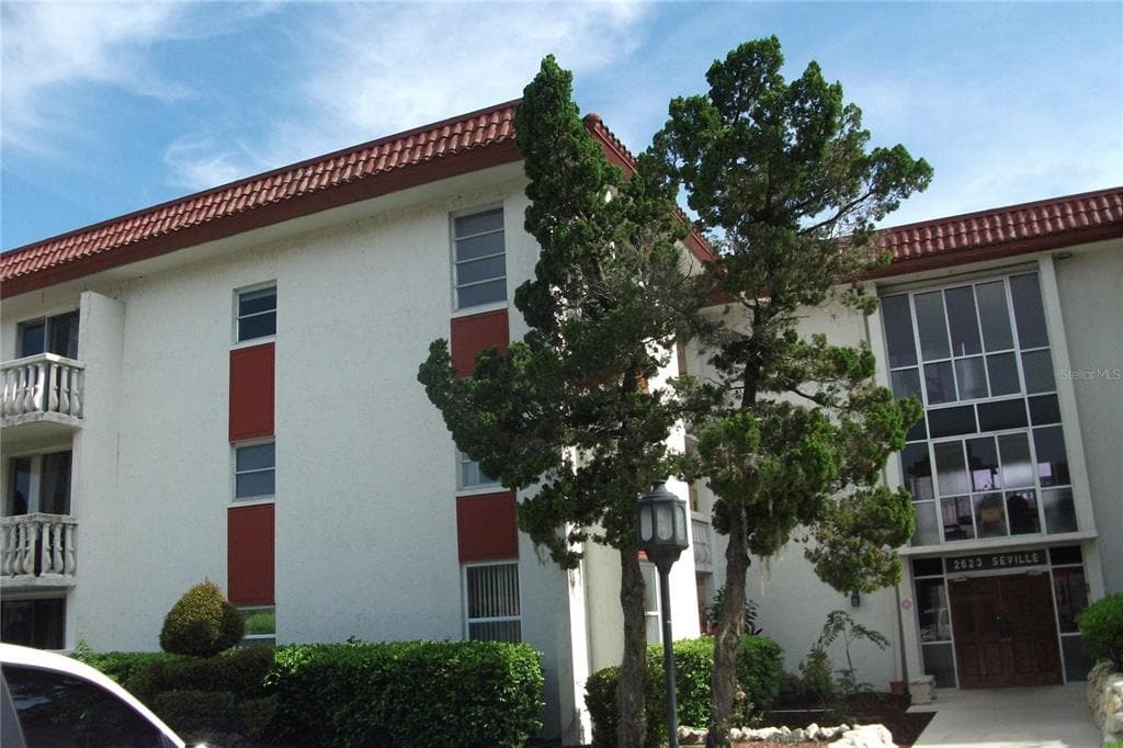2623 SEVILLE BOULEVARD UNIT 303 CLEARWATER, FL 33764