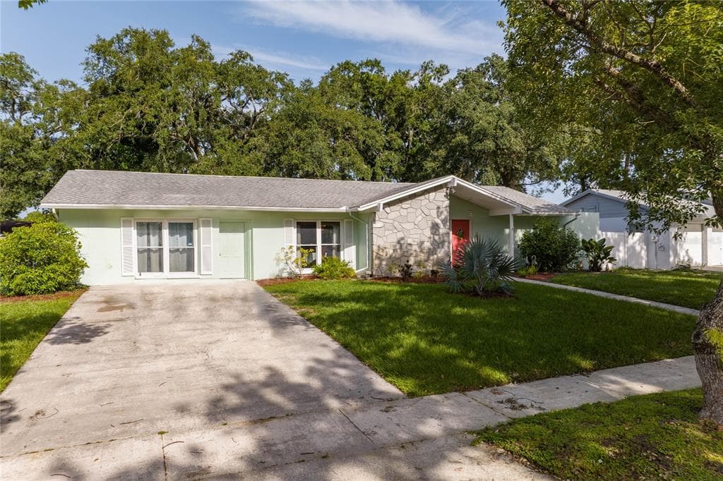 7006 MINTWOOD COURT TAMPA, FL 33615