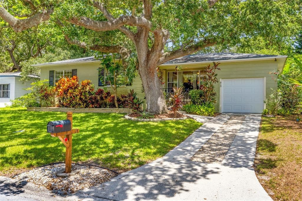 813 S EVERGREEN AVENUE CLEARWATER, FL 33756