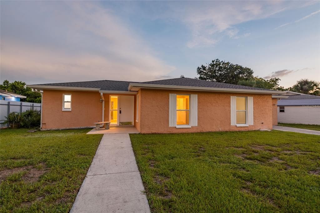 1013 PINEGROVE DRIVE