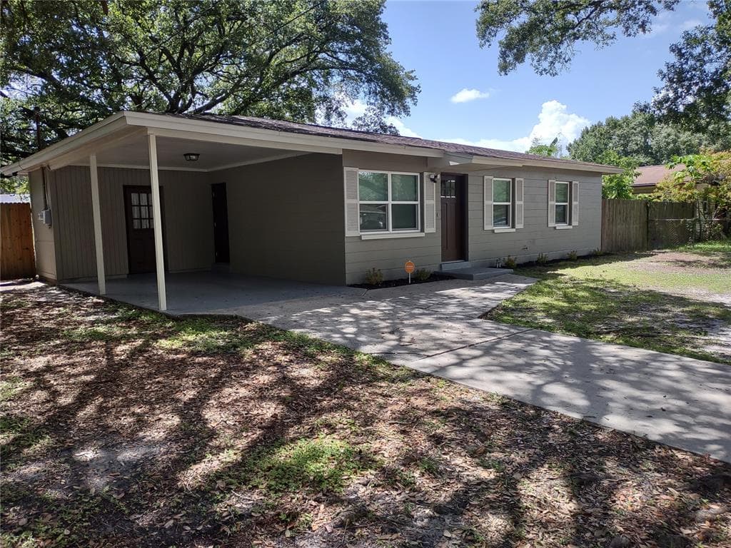 4220 EMPIRE PLACE TAMPA, FL 33610