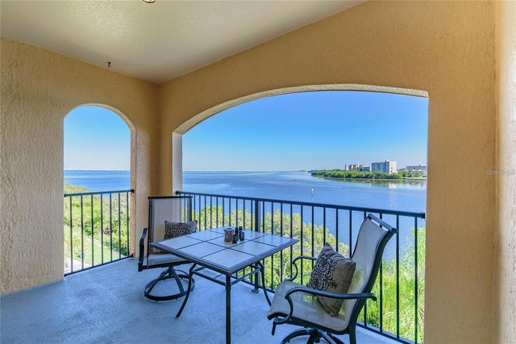 2739 VIA CAPRI UNIT 1038 CLEARWATER, FL 33764