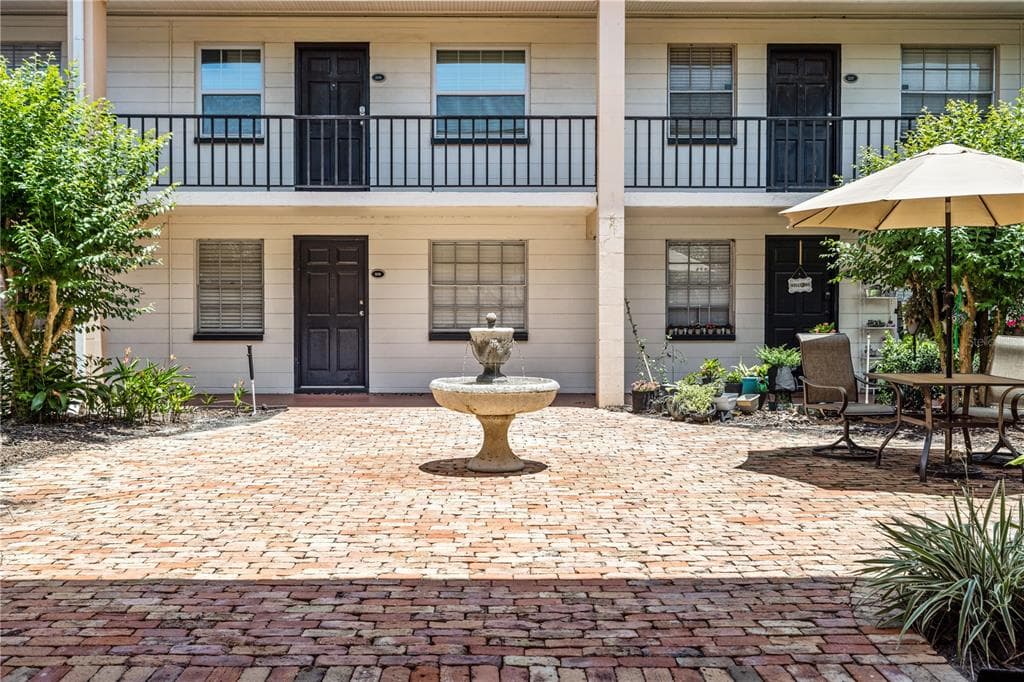 120 S CHURCH AVENUE UNIT 102 TAMPA, FL 33609