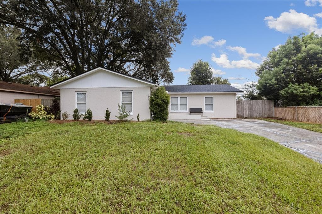 1330 HONEYTREE LANE E LAKELAND, FL 33801