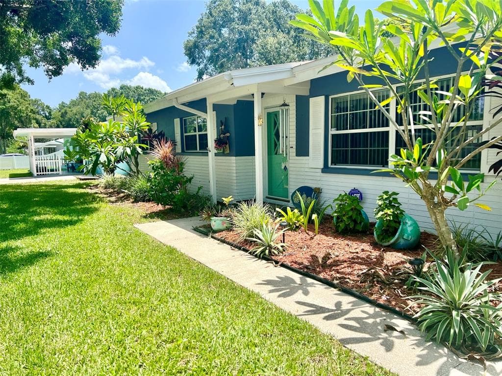 13632 CROFT DRIVE N LARGO, FL 33774