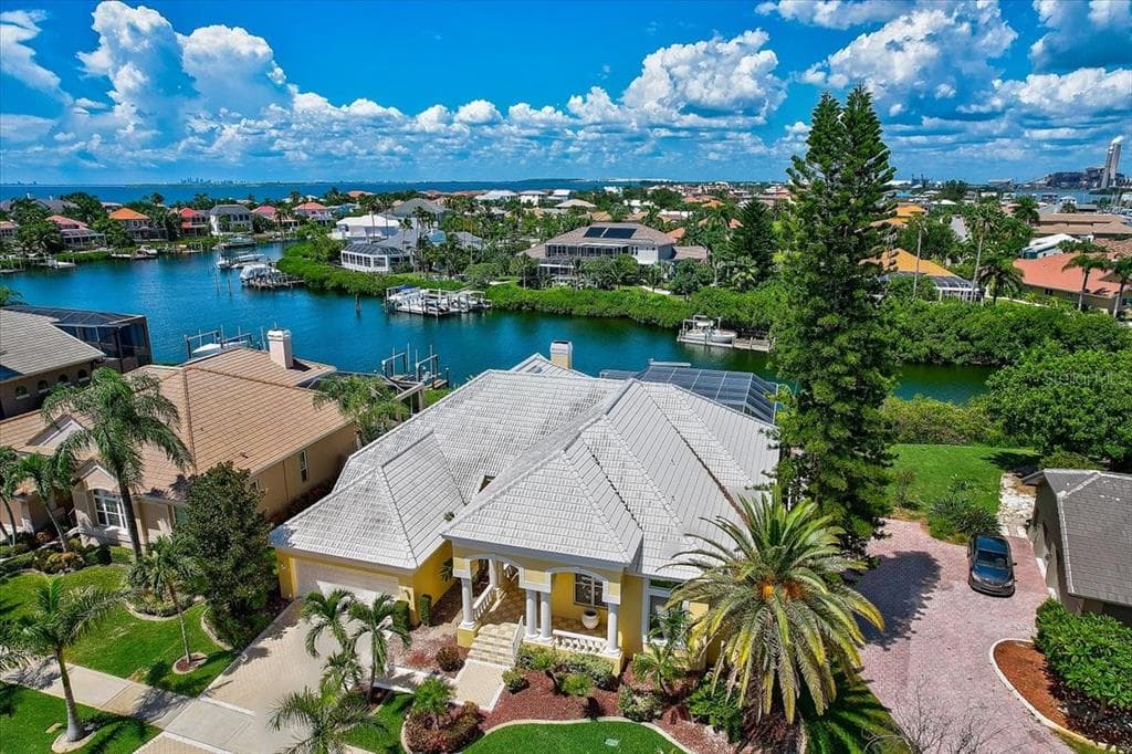 1307 ALHAMBRA DRIVE APOLLO BEACH, FL 33572