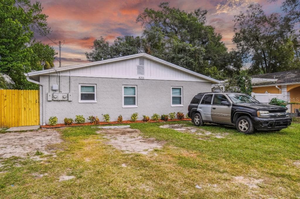 8213 N SEMMES STREET UNIT AB TAMPA, FL 33604
