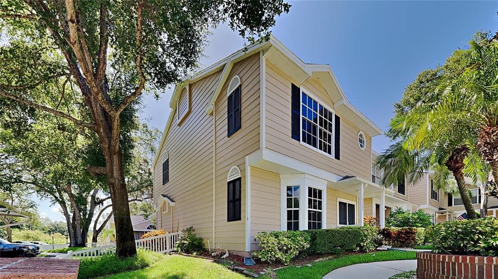 2428 HOUNDS TRAIL PALM HARBOR, FL 34683