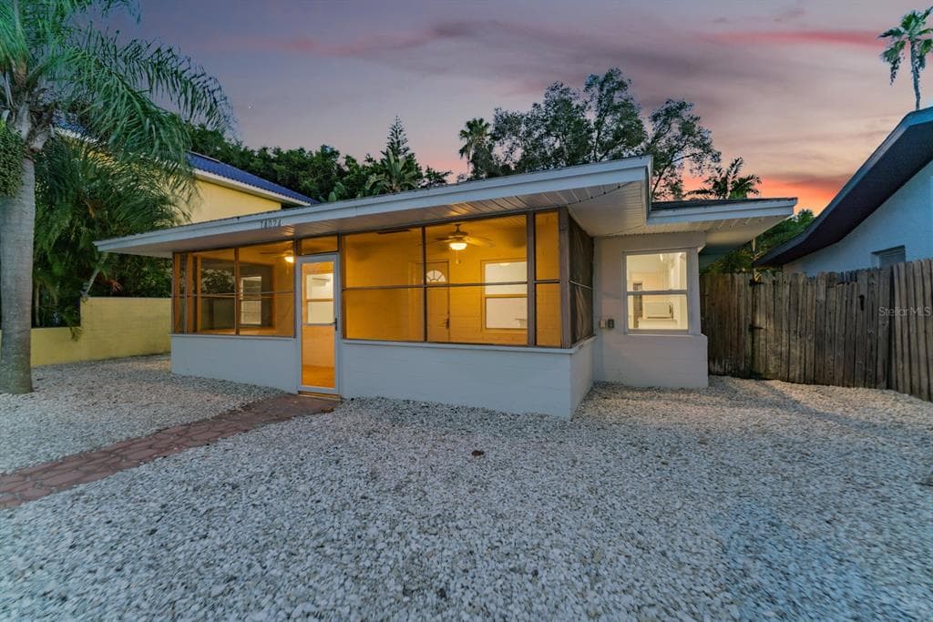 14024 VIVIAN DRIVE MADEIRA BEACH, FL 33708