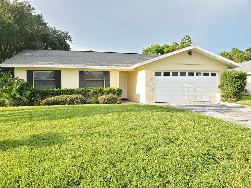 1 IBIS CIRCLE SAFETY HARBOR, FL 34695