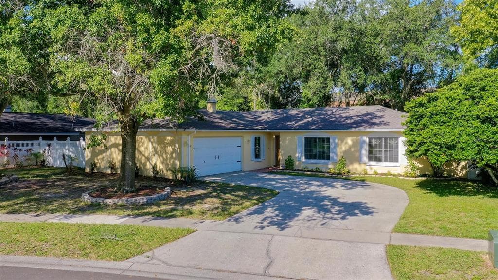 14402 RAVENWOOD TRAIL TAMPA, FL 33618