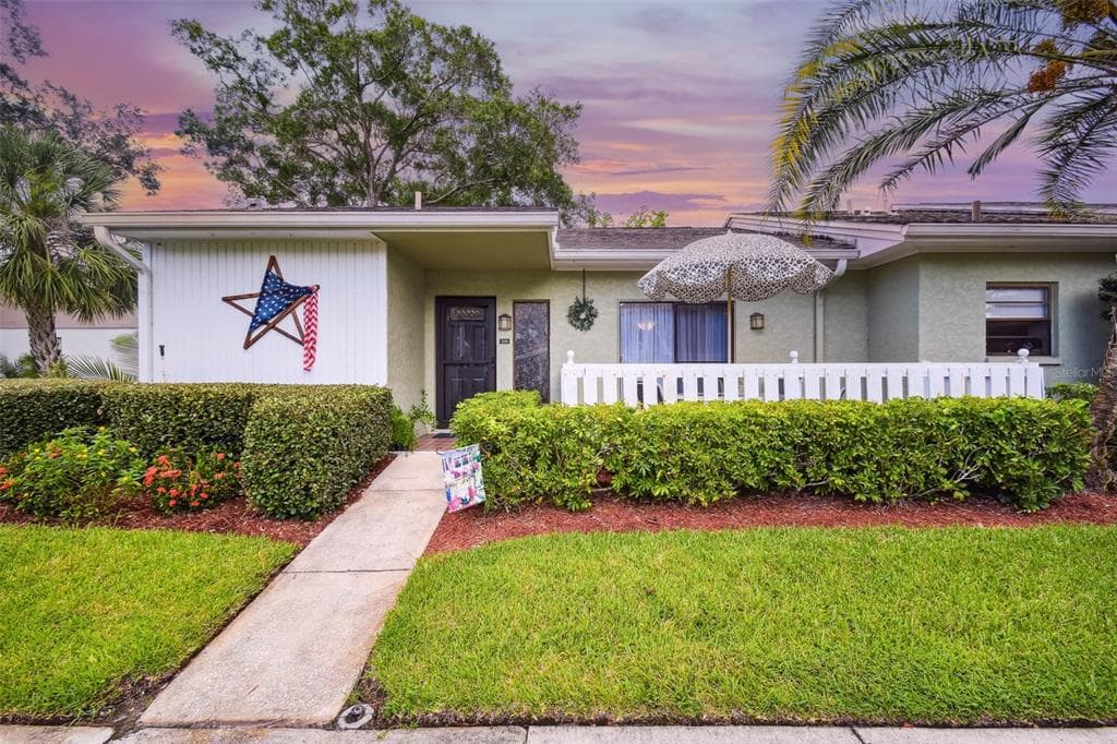 100 CYPRESS PLACE