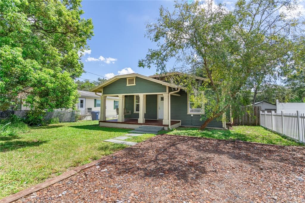 8909 N BOULEVARD TAMPA, FL 33604