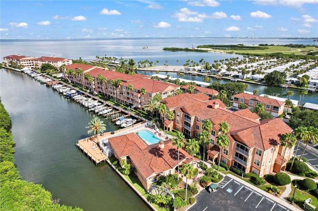 5000 CULBREATH KEY WAY UNIT 4205 TAMPA, FL 33611