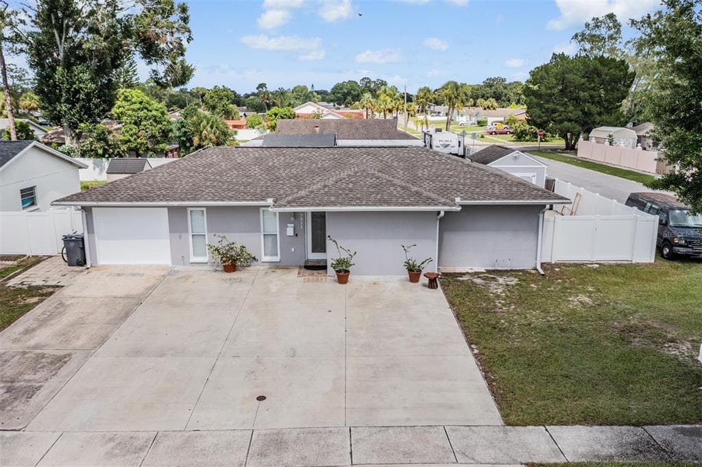 7211 CREEKWOOD COURT TAMPA, FL 33615