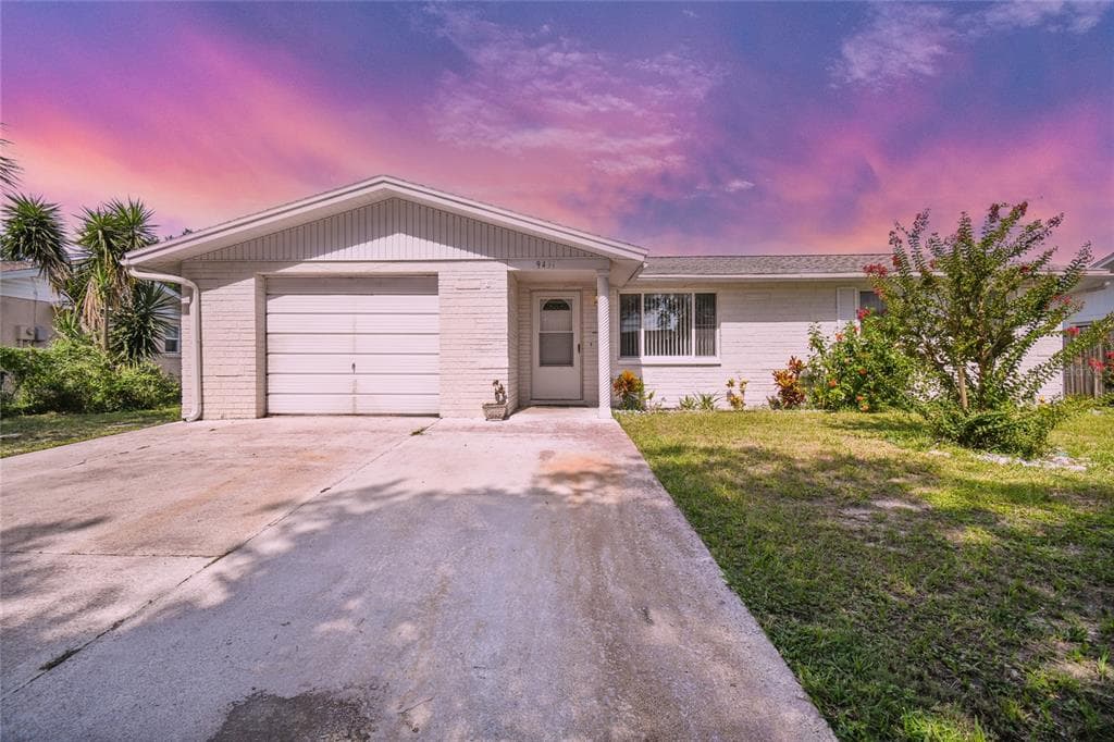 9431 LEGEND LANE PORT RICHEY, FL 34668