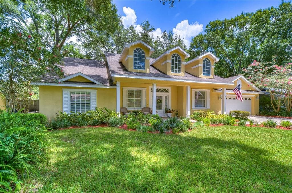 805 EVENINGSIDE COURT TAMPA, FL 33613