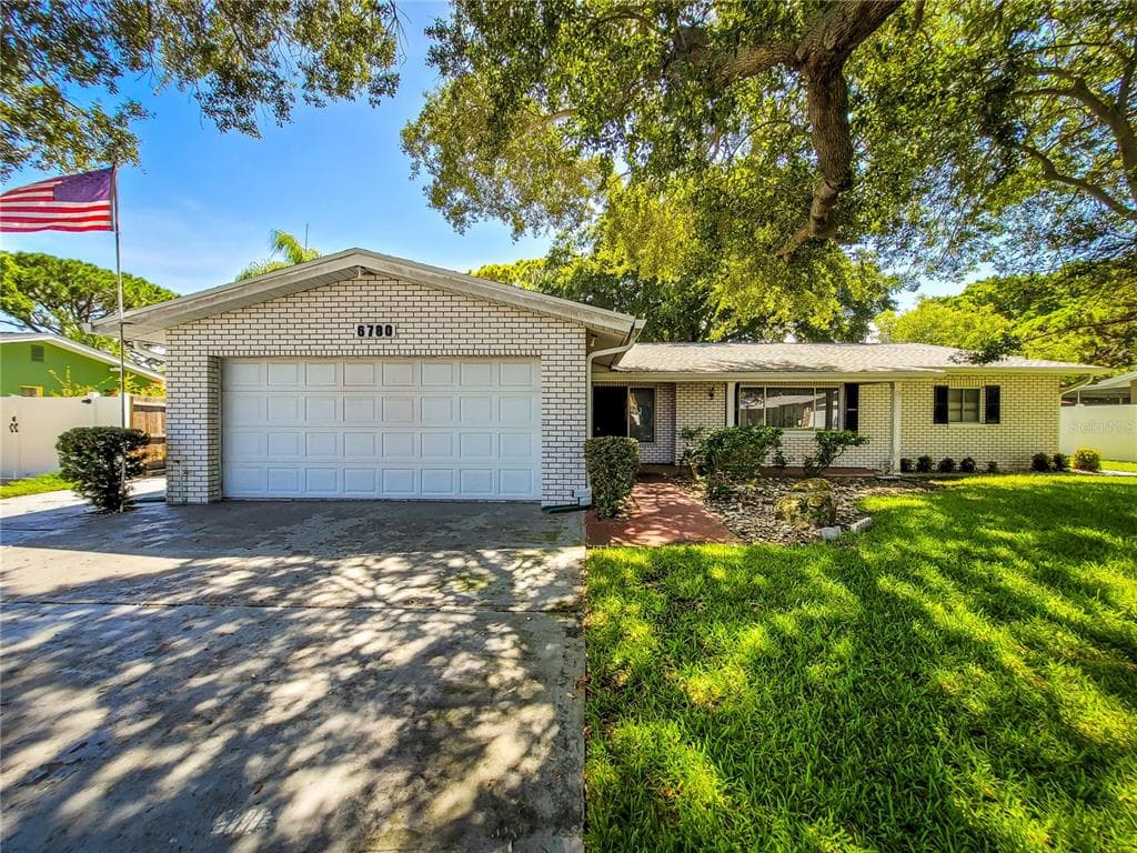 6780 14TH WAY S ST PETERSBURG, FL 33705