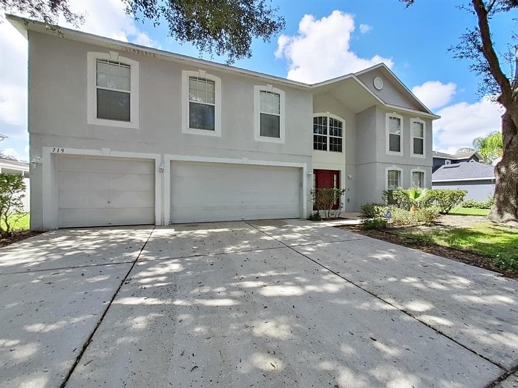 719 VALRICO HILLS LANE VALRICO, FL 33594