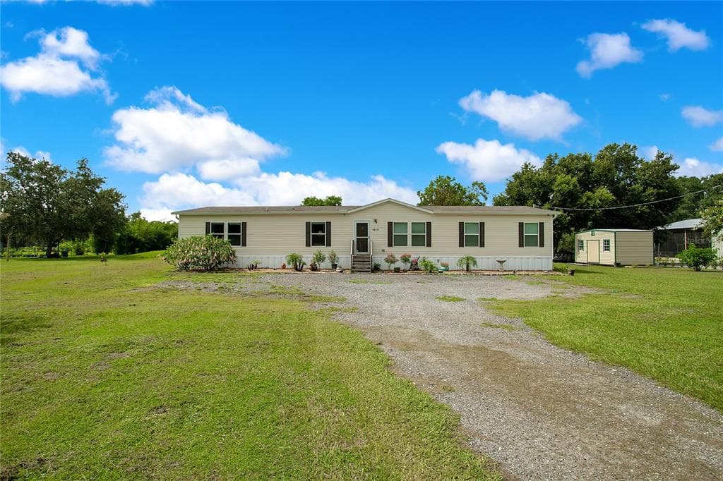 5829 W KNIGHTS GRIFFIN ROAD PLANT CITY, FL 33565