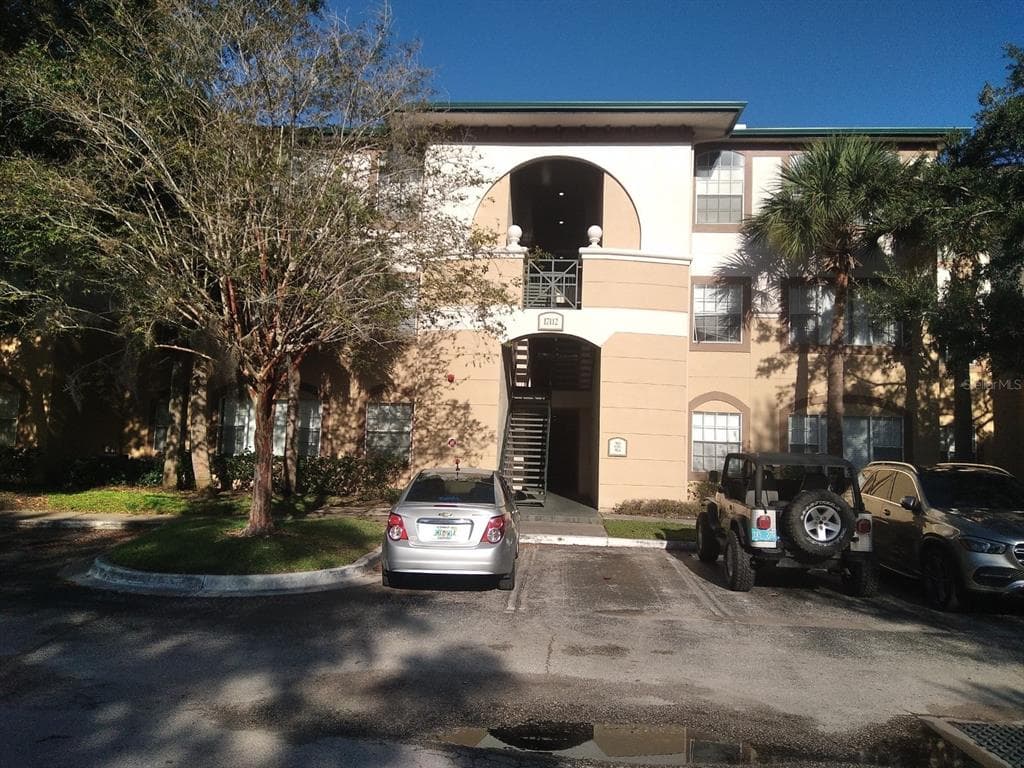 17112 CARRINGTON PARK DRIVE UNIT 915 TAMPA, FL 33647