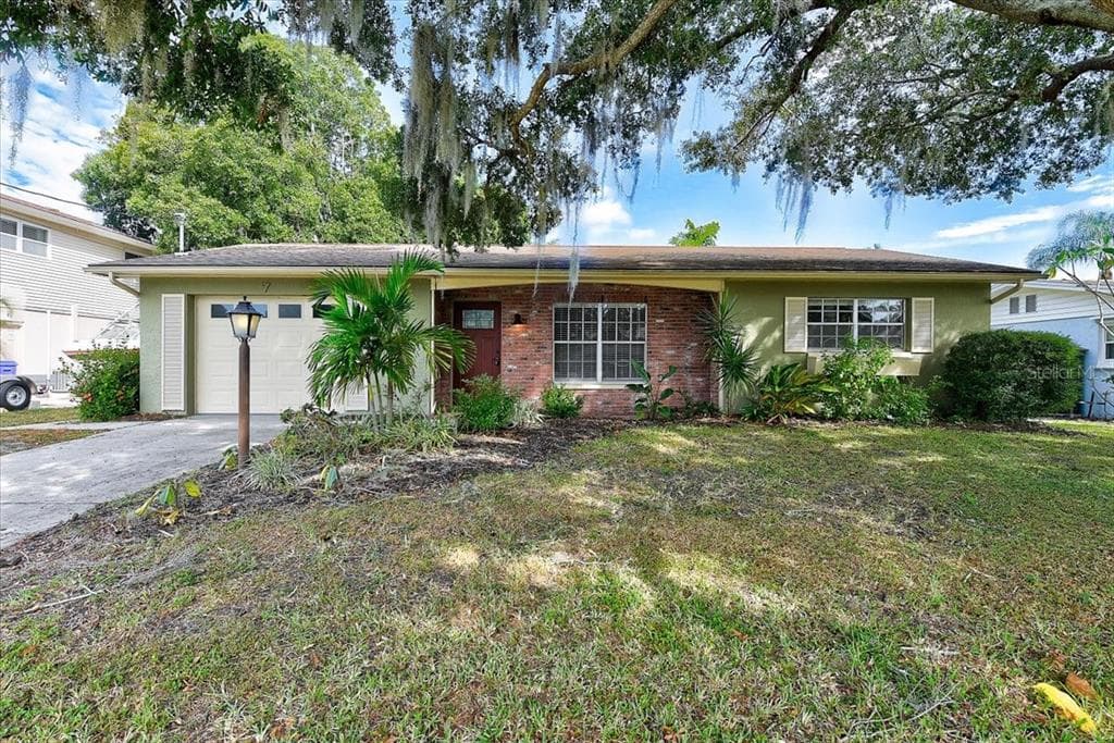 7 OAK AVENUE PALM HARBOR, FL 34684