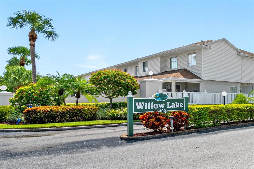 6400 46TH AVENUE N UNIT 121 KENNETH CITY, FL 33709