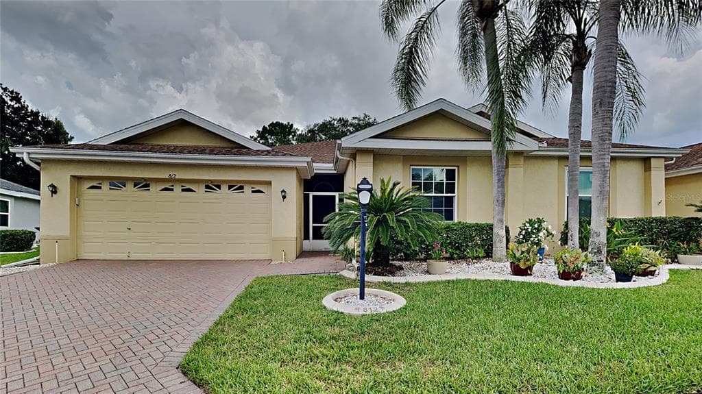 812 MANCHESTER WOODS DRIVE SUN CITY CENTER, FL 33573
