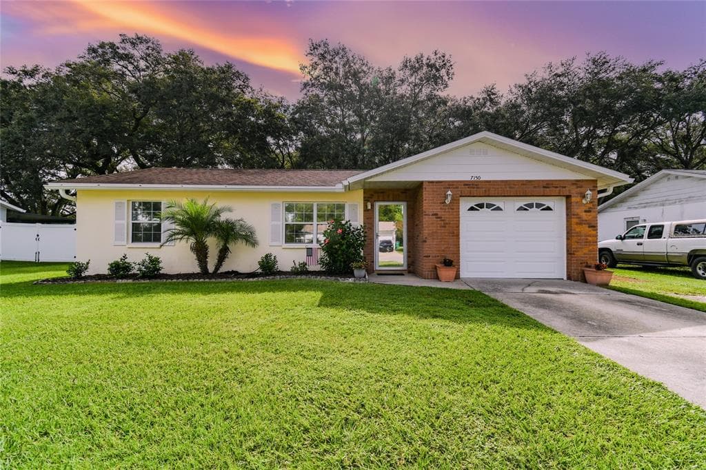 7150 OMEGA COURT ZEPHYRHILLS, FL 33540