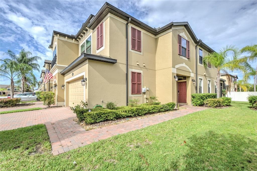 1971 LAKE WATERS PLACE LUTZ, FL 33558