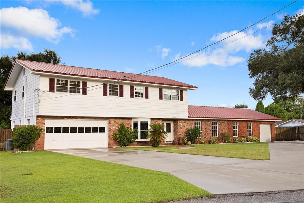 832 LAKE ELBERT COURT