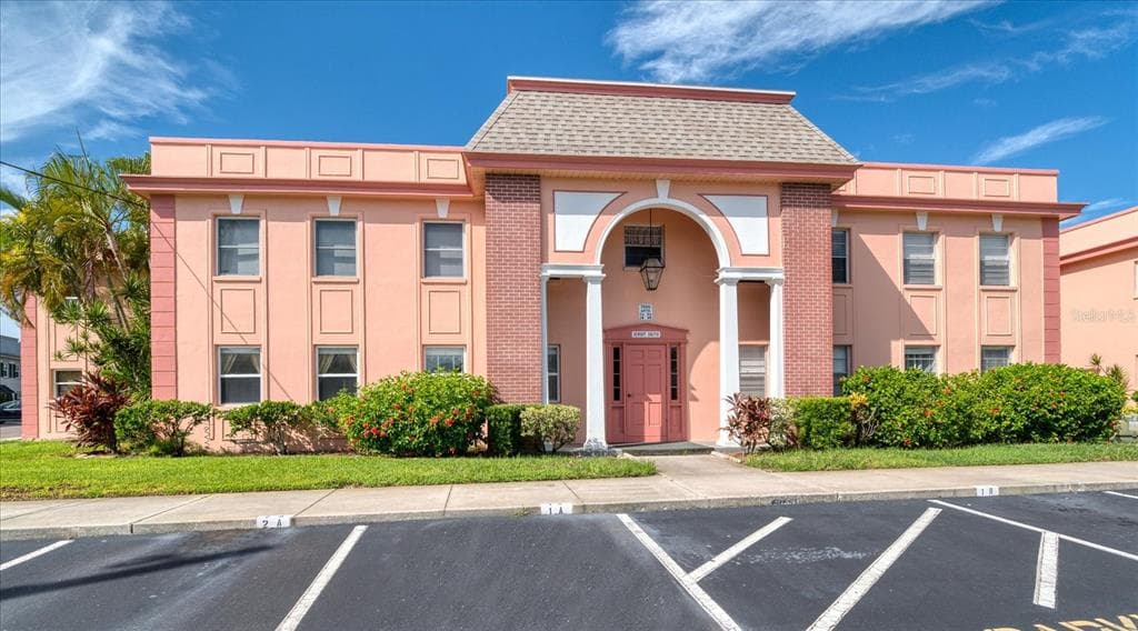 7000 SUNSET DRIVE DRIVE S UNIT 1A SOUTH PASADENA, FL 33707