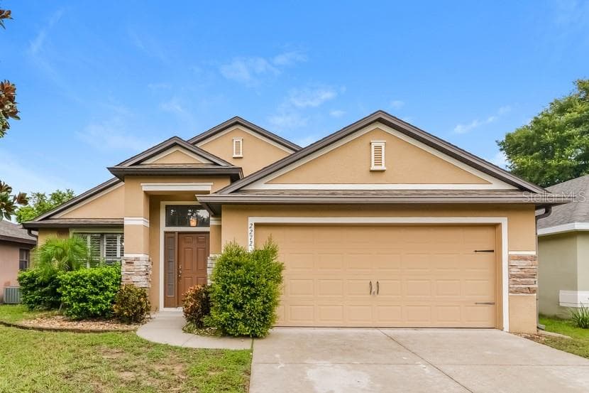 2272 BRACKNELL FOREST TRAIL TAVARES, FL 32778