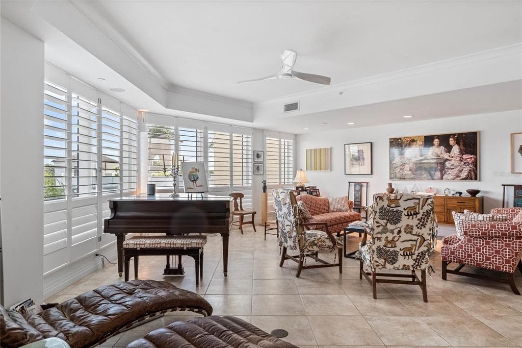 400 BEACH DRIVE NE UNIT 401 ST PETERSBURG, FL 33701