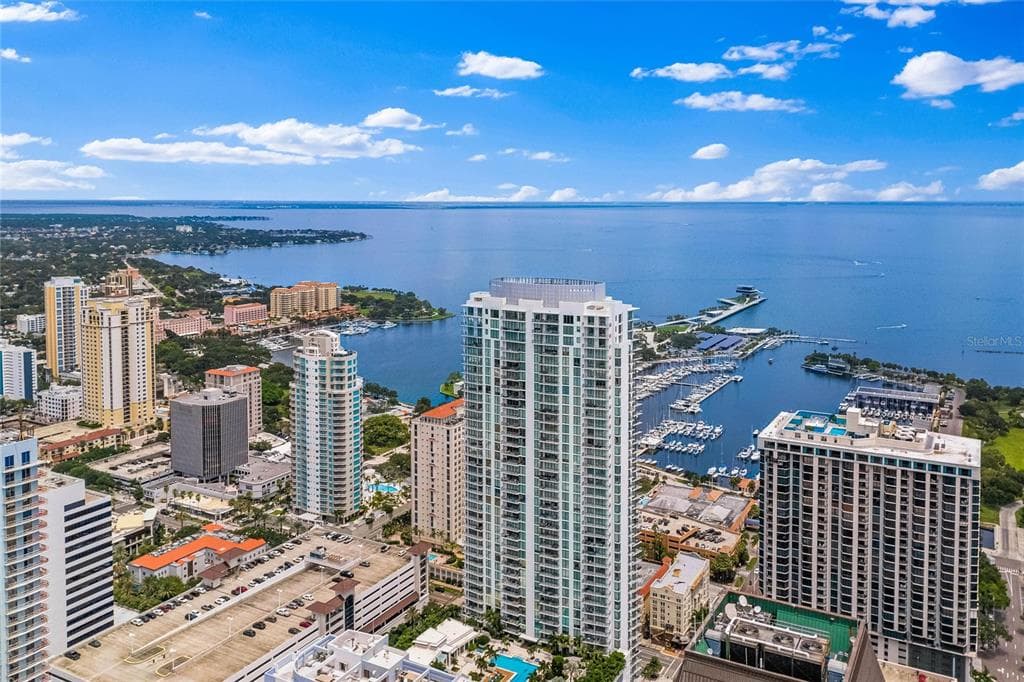 100 1ST AVENUE N UNIT 1701 ST PETERSBURG, FL 33701