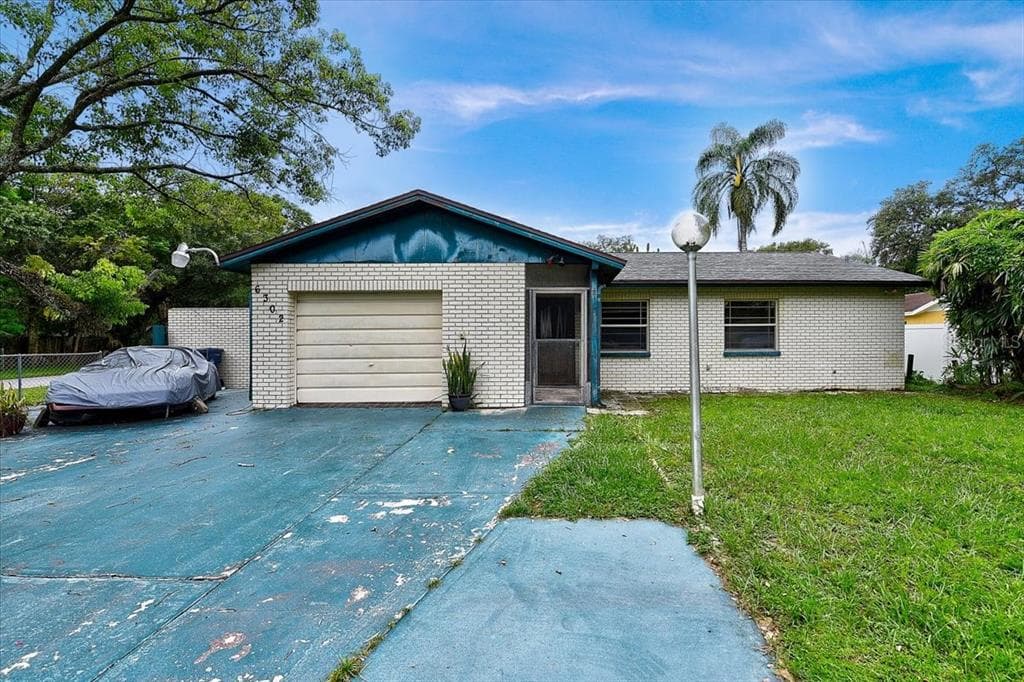 6302 N MELVILLE AVENUE TAMPA, FL 33604