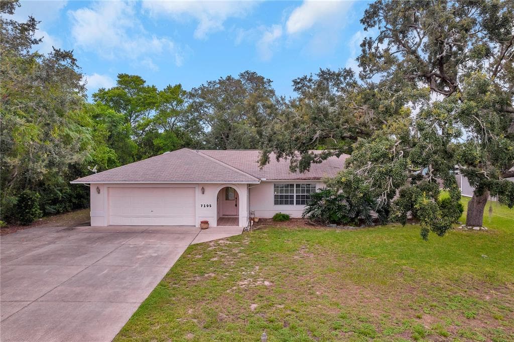 7195 PINEHURST DRIVE SPRING HILL, FL 34606