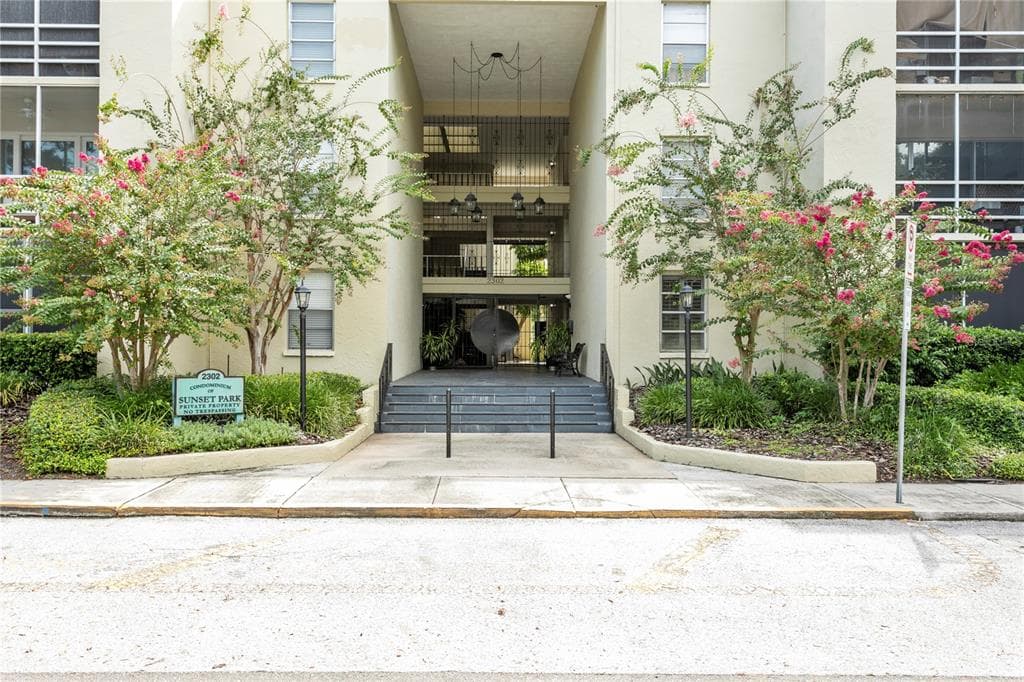 2302 S MANHATTAN AVENUE UNIT 111 TAMPA, FL 33629