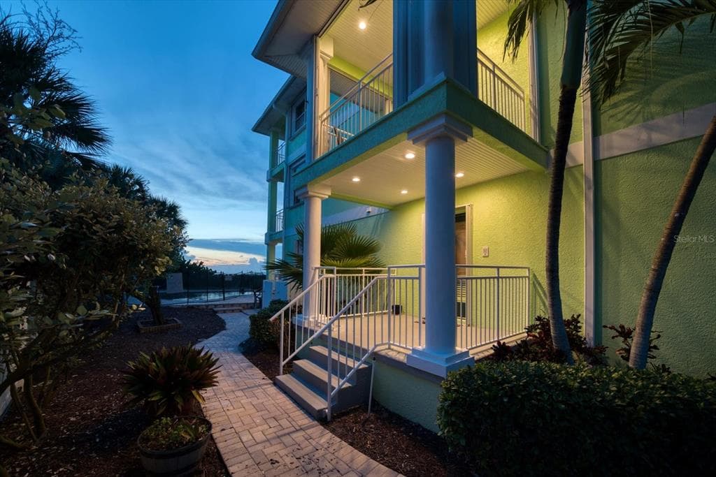 800 BEACH TRAIL UNIT 101 INDIAN ROCKS BEACH, FL 33785