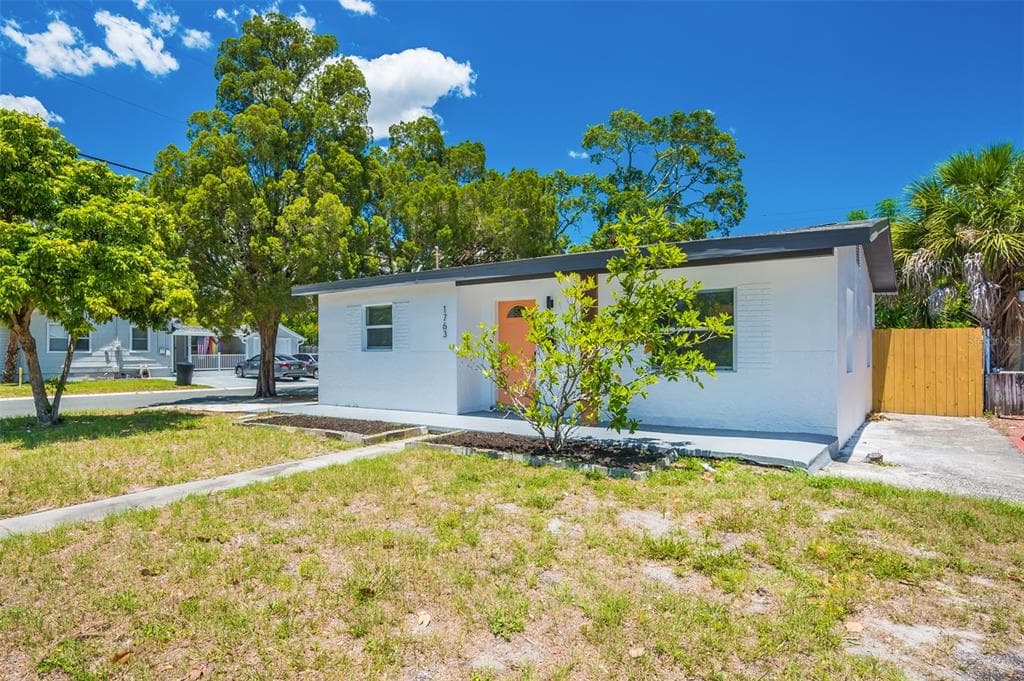 1763 30TH AVENUE N ST PETERSBURG, FL 33713