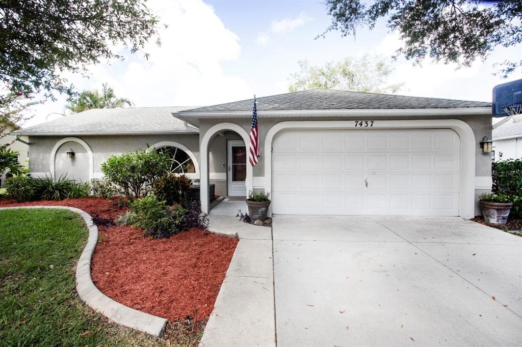 7437 FAIRWOOD AVENUE NEW PORT RICHEY, FL 34653