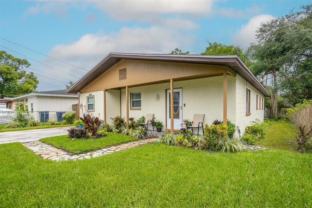 8605 N ORANGEVIEW AVENUE TAMPA, FL 33617