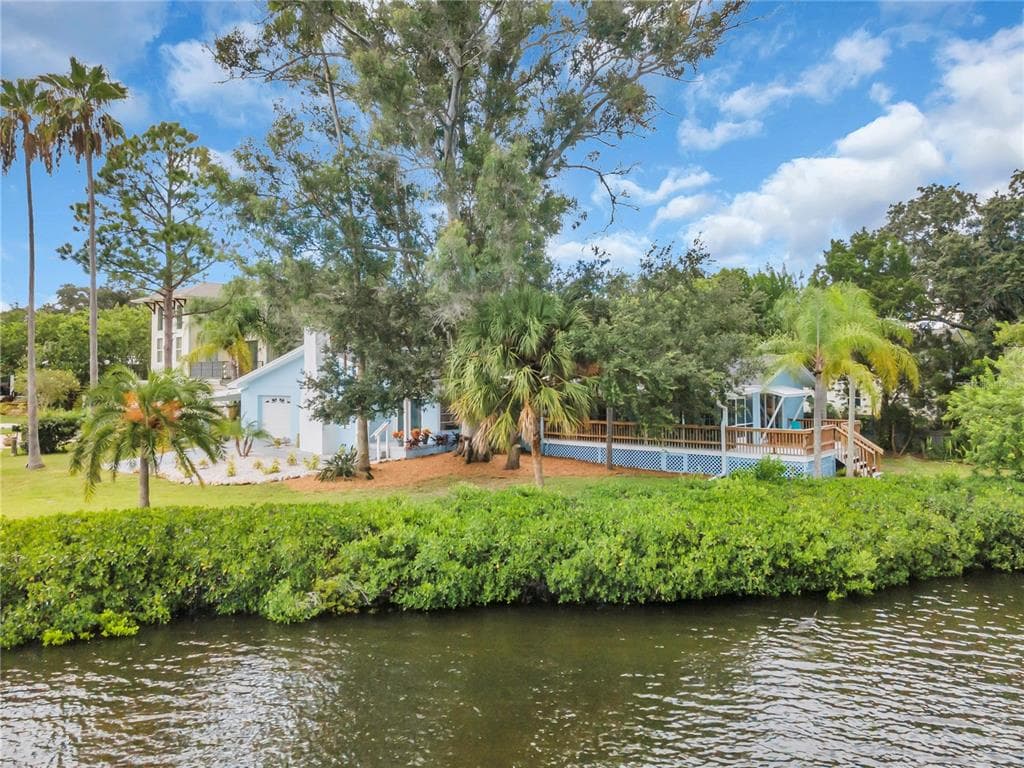 204 CHARLESTON AVENUE CRYSTAL BEACH, FL 34681