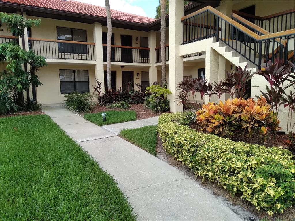 712 HAMMOCK PINE BOULEVARD UNIT 712 CLEARWATER, FL 33761